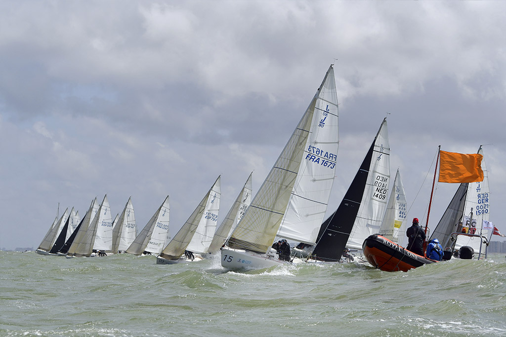 primer-dia-clasificacion mundial j80 nieuwpoort-2025- pbx sailing team - 01